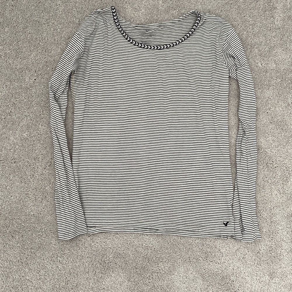American Eagle Black/White Striped Long Sleeve Shirt Size Medium